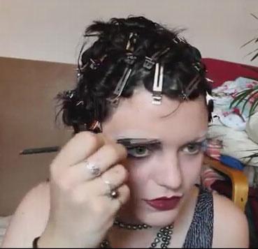 20s-hair-and-makeup-tutorial-48_6 Twintigers les in haar en make-up