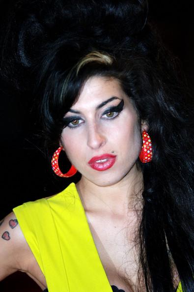 amy-winehouse-makeup-step-by-step-91_3 Amy Winehouse make-up stap voor stap