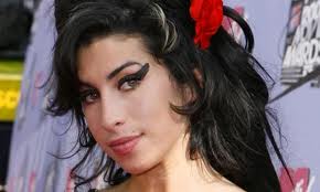 amy-winehouse-makeup-step-by-step-91_5 Amy Winehouse make-up stap voor stap