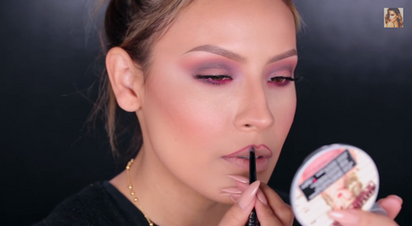 big-lip-makeup-tutorial-30 Grote lip make-up les