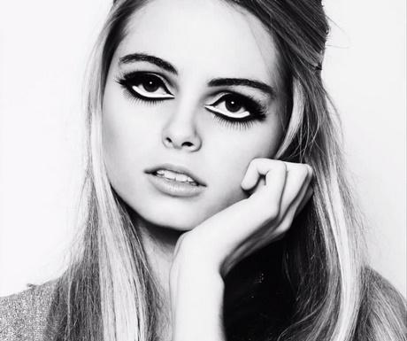 black-and-white-photography-makeup-tutorial-31_11 Zwart-wit fotografie make-up les