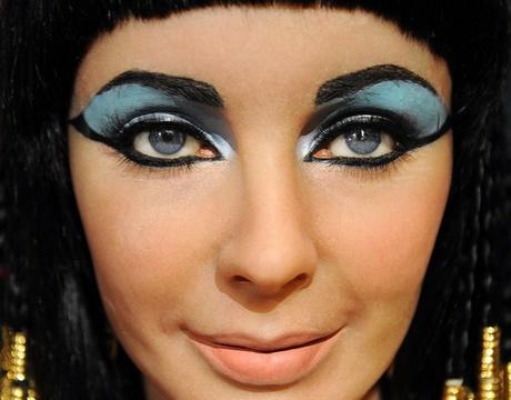cleopatra-elizabeth-taylor-makeup-tutorial-48_4 Cleopatra elizabeth taylor make-up les