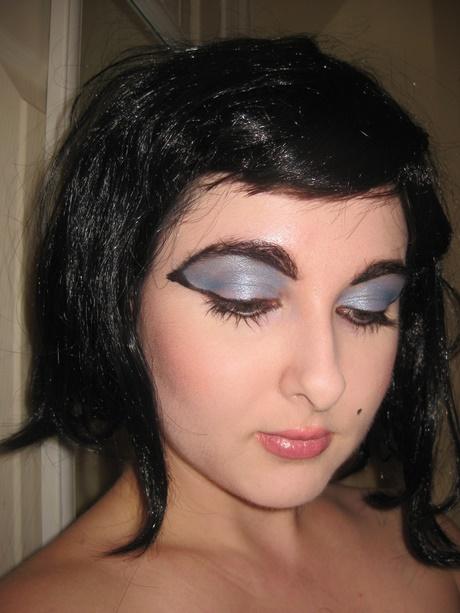 cleopatra-elizabeth-taylor-makeup-tutorial-48_8 Cleopatra elizabeth taylor make-up les