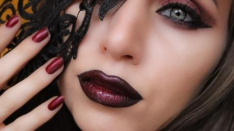 easy-vampy-makeup-tutorial-12 Easy vampy make-up tutorial