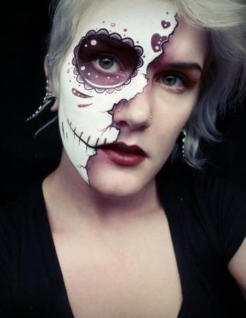 half-face-sugar-skull-makeup-step-by-step-33_9 Halve gezichtssuiker schedelmakeup stap voor stap