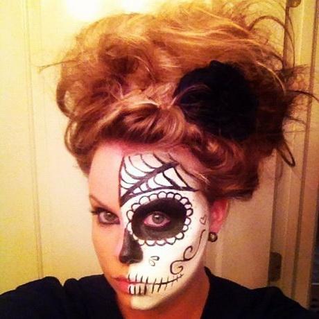 half-sugar-skull-makeup-step-by-step-65_3 Halve suikerschedel make-up stap voor stap