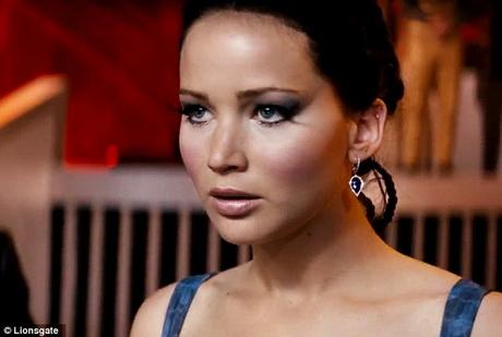 katniss-catching-fire-makeup-tutorial-24_5 Katniss catching fire make-up les