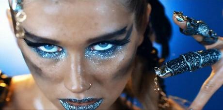 Kesha make-up tutorial glitter