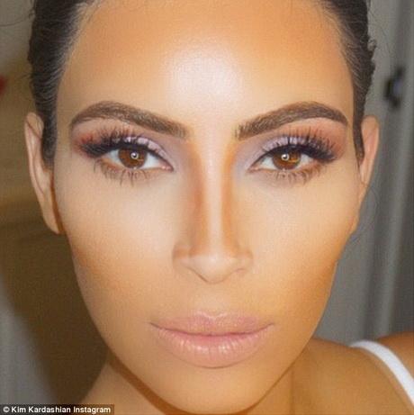 kim-kardashian-contouring-makeup-step-by-step-01 Kim kardashian, stap voor stap make-up contourend