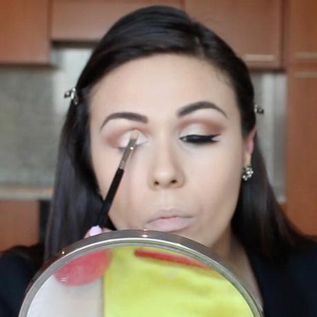 kim-kardashian-eye-makeup-step-by-step-05 Kim kardashian oog make-up stap voor stap