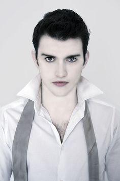 male-vampire-makeup-step-by-step-15_4 Mannelijke vampier make-up stap voor stap