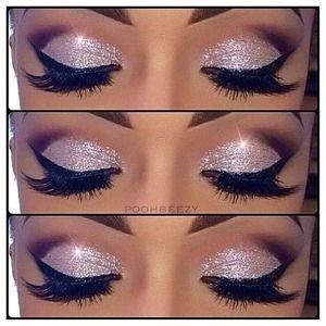 silver-glitter-makeup-tutorial-74_8 Silver glitter make-up les