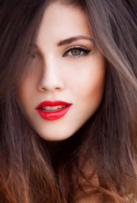 simple-red-lipstick-makeup-tutorial-00_3 Eenvoudige Red lipstick make-up tutorial