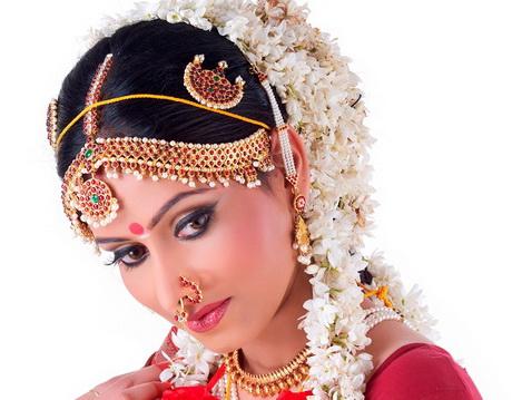 south-indian-bridal-makeup-indian-step-by-step-34_10 Zuid-Indische bruidsschaar, stap voor stap Indiaas.