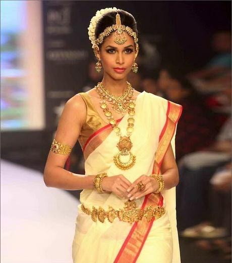 south-indian-bridal-makeup-indian-step-by-step-34_4 Zuid-Indische bruidsschaar, stap voor stap Indiaas.