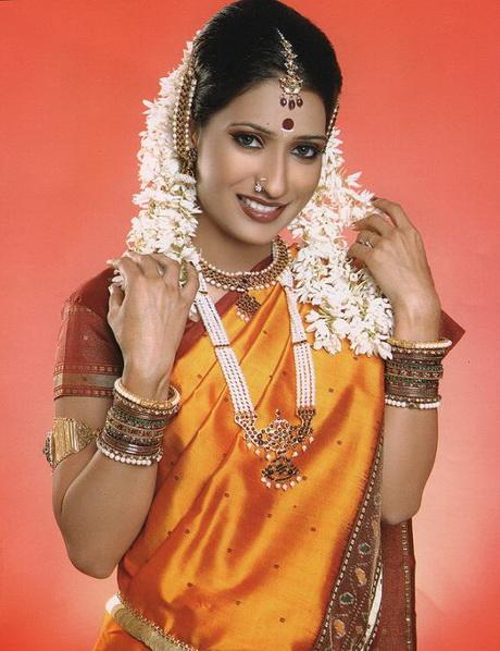 south-indian-bridal-makeup-indian-step-by-step-34_7 Zuid-Indische bruidsschaar, stap voor stap Indiaas.