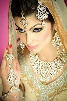 sri-lankan-bridal-makeup-step-by-step-43_4 Sri Lankaanse bruid make-up stap voor stap