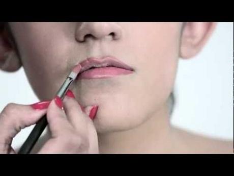 thin-lip-makeup-tutorial-25_7 Thin lip make-up tutorial