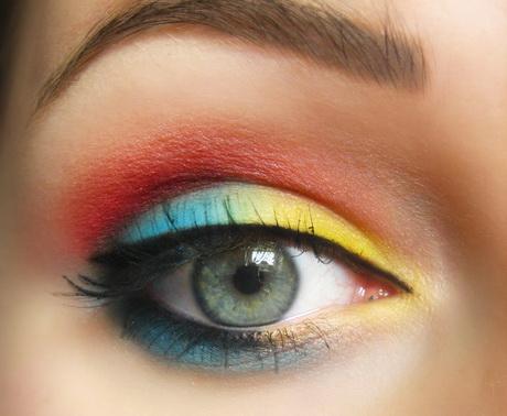 yellow-and-blue-makeup-tutorial-29_6 Les geel en blauw make-up