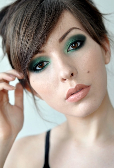 dark-green-eye-makeup-66_15-8 Donkergroene oogmake-up