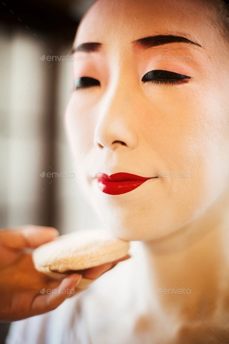 geisha-makeup-17_6-8 Geisha make-up