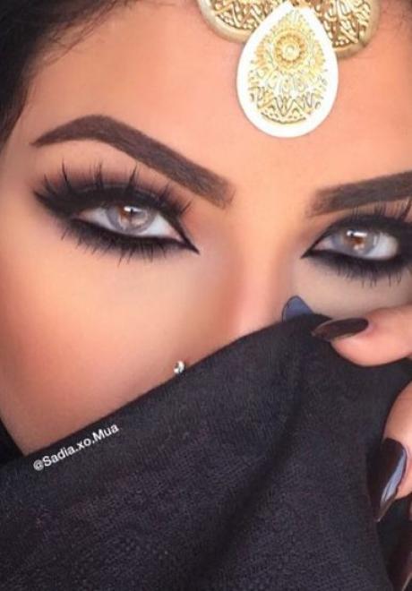 Makeup look arabian