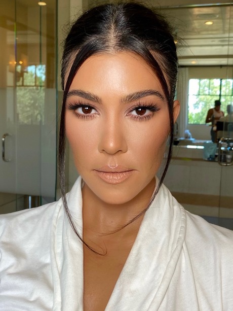kourtney-kardashian-makeup-tips-79_8 Kourtney kardashian Make-up tips