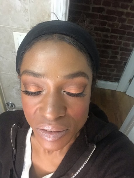 Beginner make - up tutorial voor donkere huid