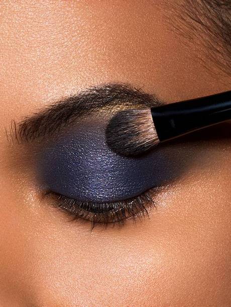 blue-makeup-tutorial-for-brown-eyes-07_8 Blauwe make - up tutorial voor bruine ogen