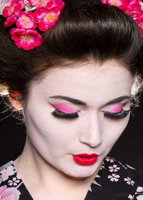 cute-geisha-makeup-tutorial-46 Leuke geisha make-up tutorial
