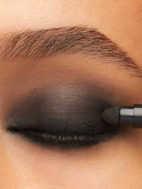 dark-black-eye-makeup-tutorial-98_14 Dark black eye make-up tutorial