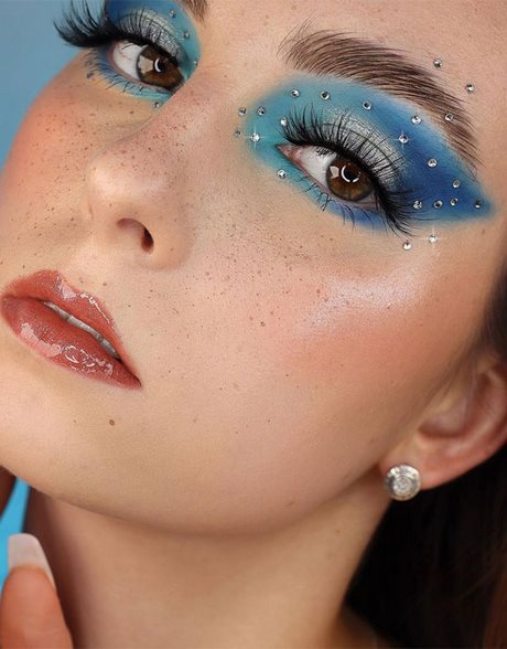 fall-makeup-tutorial-2022-blue-eyes-19_5 Herfst make-up tutorial 2022 blauwe ogen