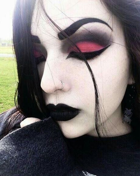Gothic / emo make-up tutorial
