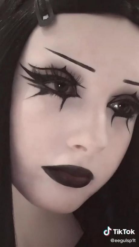 gothicemo-makeup-tutorial-46_8 Gothic / emo make-up tutorial