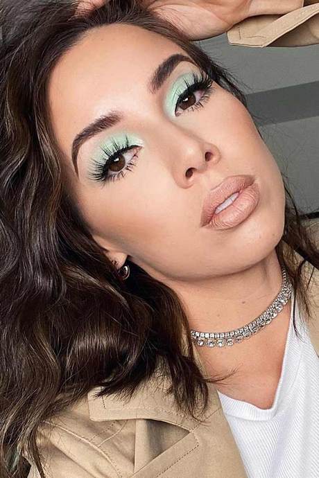pin-up-makeup-tutorial-for-green-eyes-27_13 Pin up make - up tutorial voor groene ogen