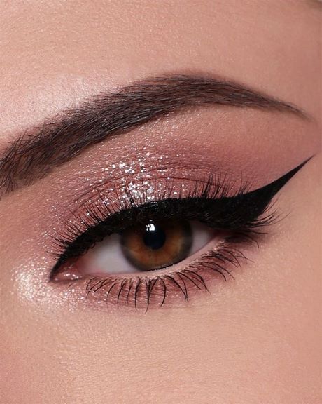 sparkly-eye-makeup-tutorial-93_19 Sparkly eye make-up tutorial