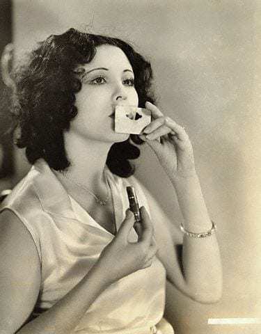 vintage-1920s-makeup-tutorial-61_13 Vintage 1920 ' s make-up tutorial