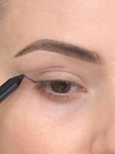 60s-inspired-makeup-tutorial-05_4 60s geïnspireerde make-up tutorial