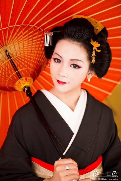 authentic-geisha-makeup-tutorial-54 Authentieke Geisha make-up tutorial