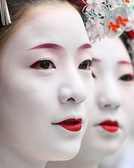 authentic-geisha-makeup-tutorial-54_5 Authentieke Geisha make-up tutorial