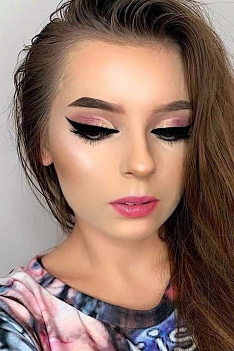 black-and-gold-smokey-eye-makeup-tutorial-85_16 Zwarte en gouden smokey eye make-up tutorial