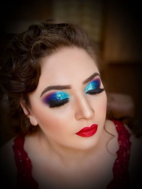 blue-glitter-eye-makeup-tutorial-16_13 Blauwe glitter oog make-up tutorial