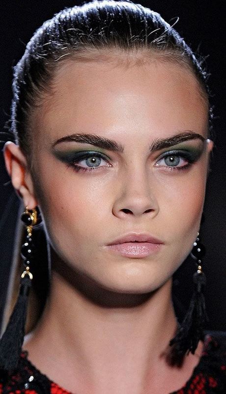 dramatic-eye-makeup-tutorial-for-green-eyes-25_11 Dramatische oog make-up tutorial voor groene ogen