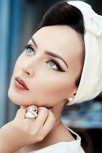 dramatic-pin-up-makeup-tutorial-00_12 Dramatische pin up make-up tutorial