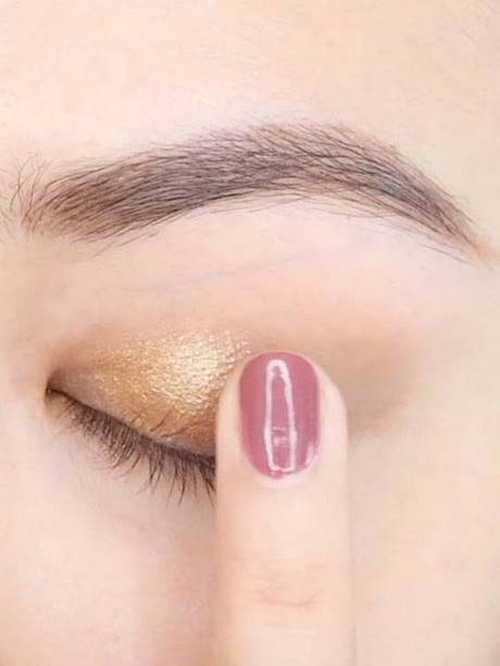 gold-and-brown-makeup-tutorial-28_16 Gouden en bruine make-up tutorial