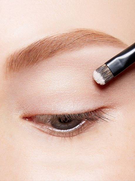 neutral-eye-makeup-tutorial-for-beginners-83_16 Neutrale oog make-up tutorial voor beginners