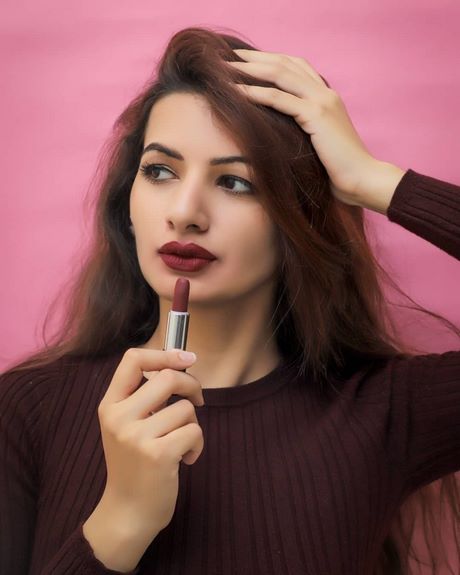 Basis make - up tutorial voor Indiase huid