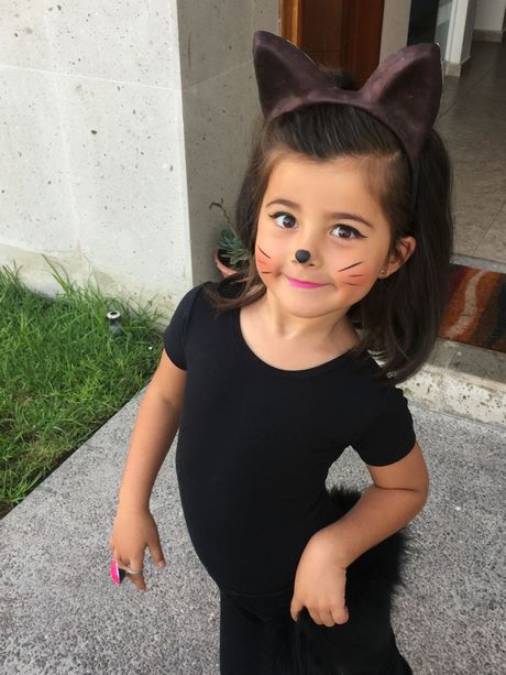 black-cat-makeup-tutorial-for-kids-00_13 Zwarte kat make - up tutorial voor kinderen
