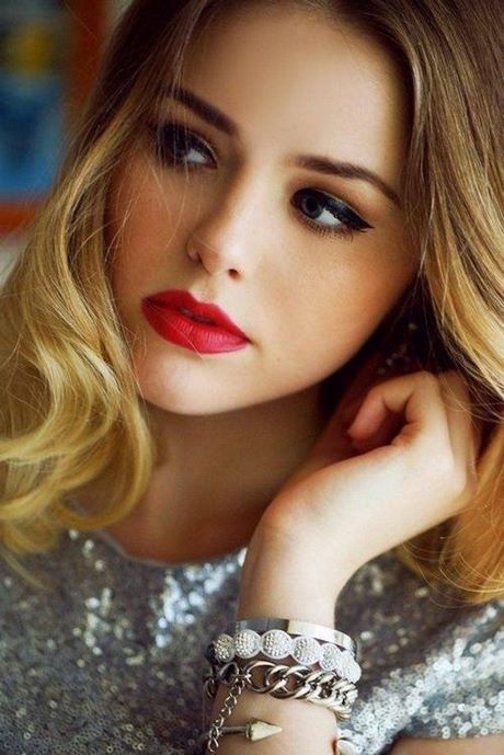 bright-red-lipstick-makeup-tutorial-80_17 Heldere rode lippenstift make-up tutorial