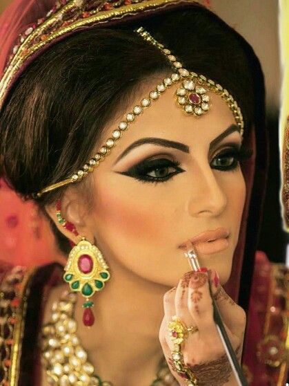 faryal-makhdoom-makeup-tutorial-68_17 Faryal makhdoom make-up tutorial